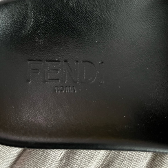 Fendi shearling slides men 7 Woman 10 - Picture 9 of 11